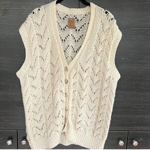 ✨ Soft and Cozy Hand Knit Cream Vintage Vest
